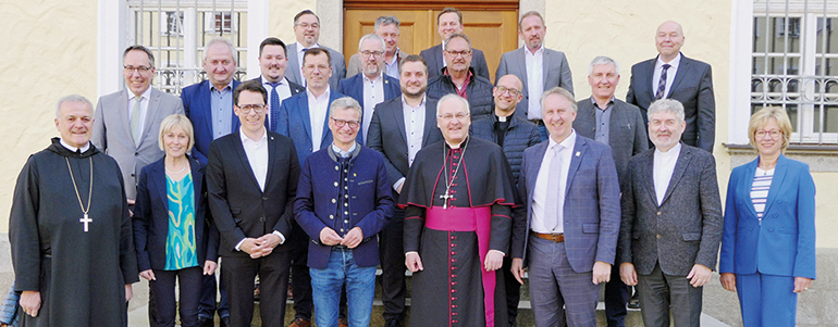 Politiker-Treffen mit Bischof in Kloster Metten. Bild: LRA Regen