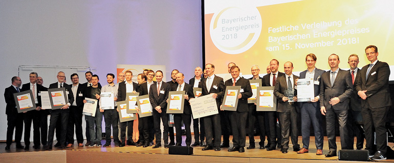 Die Energiepreisträger 2018, die Gewinner und Partner des „Energie Start-up Bayern 2018“ mit  Minister Hubert Aiwanger, MDirig. Rudolf Escheu und Dr. Rainer Seßner, Geschäftsführer der  Bayern Innovativ GmbH. Bild: S. Wawarta