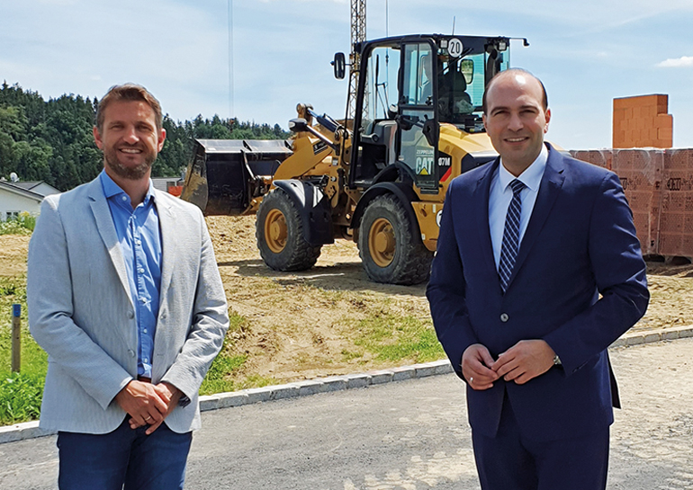 Über ein anwendungsorientiertes Wasserstoff-Zentrum für die Region Landshut in der Gemeinde Eching tauschten sich Bürgermeister Max Kofler und Florian Oßner, MdB aus.