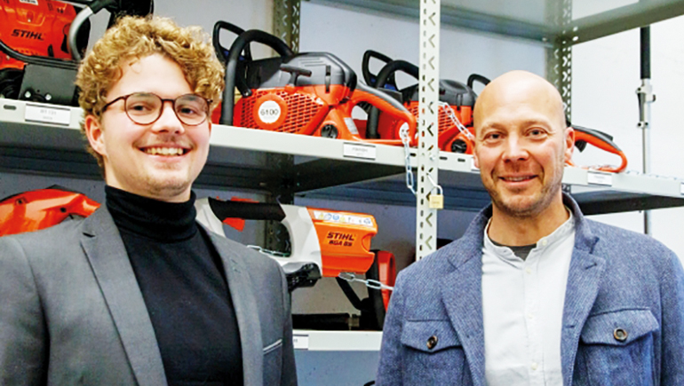 V.l.: Johannes Rahm und Florian Rauschmayr. Bild: Cluster-Initiative Forst und Holz in Bayern gGmbH