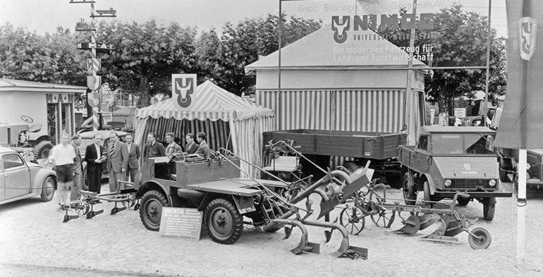 1948 war der Unimog eine sensationelle Neuheit auf der Landwirtschaftsmesse der DLG in Frankfurt/Main. Bild: Daimler.com