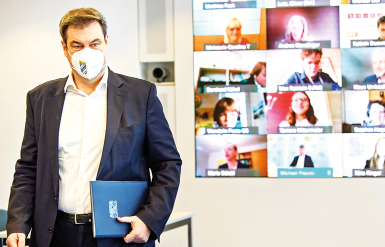 Ministerpräsident Dr. Markus Söder vor Beginn der virtuellen Kinder- und Jugendkonferenz der Bayerischen Staatsregierung mit weiteren Teilnehmern. Bild: Bayerische Staatskanzlei