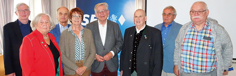 Die engere Vorstandschaft der Senioren-Union Mittelfranken v.l.: Professor Dr. Bernd Schulze, Gudrun Müller, Christian Nowak, Brigitte Kraml-Hopfengärtner, Dr. Thomas Goppel, Manfred Hopfengärtner, Rudolf Bangert und Walter Reiß. Bild: pmw