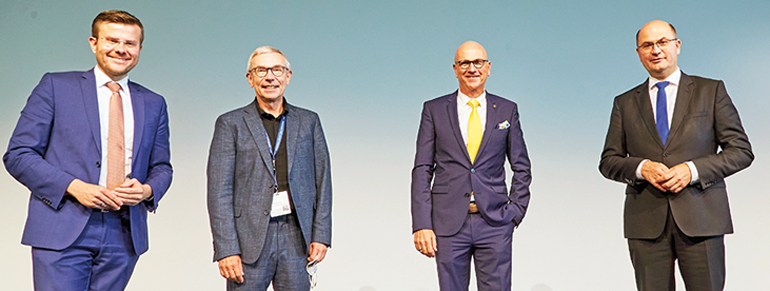 V.l.: Marcus König, Dr. Franz Dirnberger, Dr. Uwe Brandl, Albert Füracker. Bild: NürnbergMesse/Frank Boxler