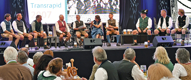 V.l. Bürgermeister Andreas Kemmelmeyer, Unterföhring, Bürgermeister Markus Böck, Oberschleißheim, Bürgermeister Franz Heilmeier, Neufahrn, Bürgermeister Josef Niedermair, Hallbergmoos, Moderator Barry Werkmeister, Anna-Laura Liebenstund, Leiterin der Geschäftsstelle NordAllianz, Bürgermeister Christoph Böck, Unterschleißheim, Bürgermeister Dr. Alexander Greulich, Ismaning, Bürgermeister Dr. Dietmar Gruchmann, Garching und Bürgermeister Sebastian Thaler, Eching. Bild: NordAllianz