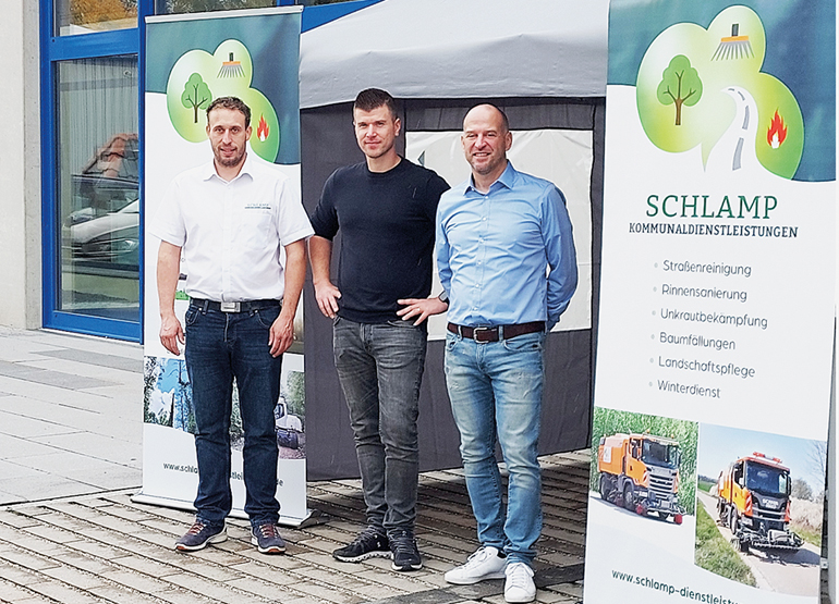 Thomas Schlamp (Schlamp Kommunaldienstleistungen GmbH), Johannes Baumann (Firma Schwarz & Sohn) und Markus Greimel (Juralith Baustoff-GmbH). Bild: DK