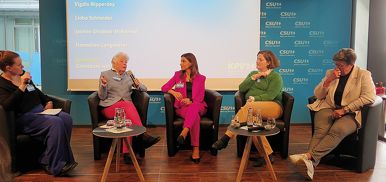 V.l.: Constanze von Hassel, Vigdis Nipperdey, Lioba Schneider, Jasmin Ghubbar Mohamed und Hannelore Langwieser.