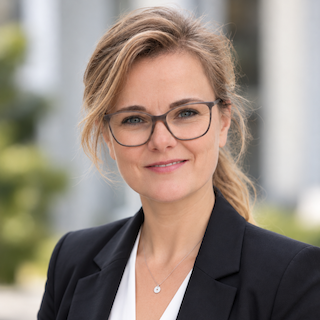 Portrait Theresa von Hassel, Veranstaltungen und Verlagsleitung