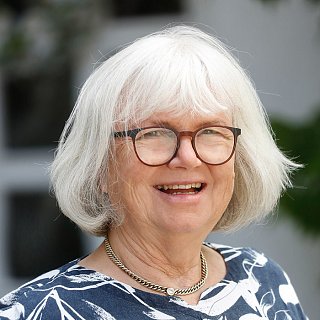 Portrait Anne-Marie von Hassel, Verlagsleitung