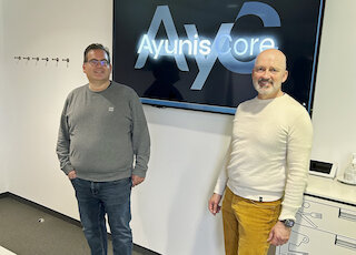 Foto von zwei Personen