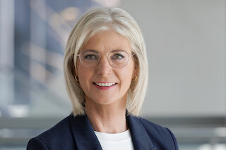 Ulrike Scharf, MdL, Bayerische Staatsministerin für Familie, Arbeit und Soziales. Bild: stmas