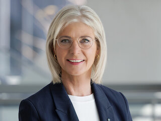 Ulrike Scharf, MdL, Bayerische Staatsministerin für Familie, Arbeit und Soziales. Bild: stmas