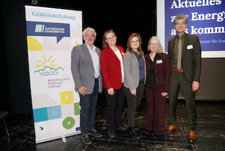 V.l: Gunzenhausens 2. Bürgermeister Friedrich Kolb, die Chefinnen der Bayerischen GemeindeZeitung Constanze und Theresa von Hassel, Monika Rauh, Ministerialdirigentin im Bayerischen Wirtschaftsministerium, und Direktor Stefan Graf, Bayerischer Gemeindetag. Bild: Jessica Kassner