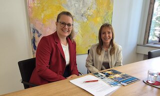 V.l. Constanze von Hassel und Andrea Degl. Bild: Sarah Honold
