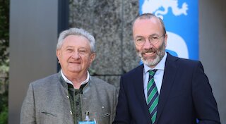 Foto von zwei Personen